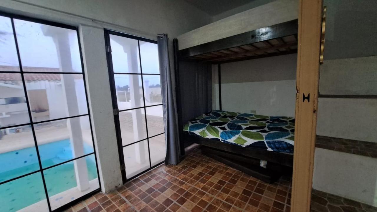 Lo De Reyes Monterrico Y Sipacate Hotel Las Quechas Exterior photo